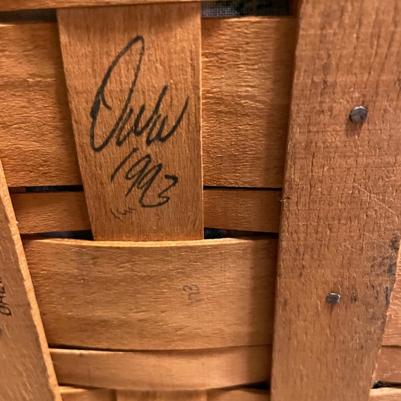 Longaberger Woven Picnic Basket with Floral Blue Liner - Picture 6 of 12